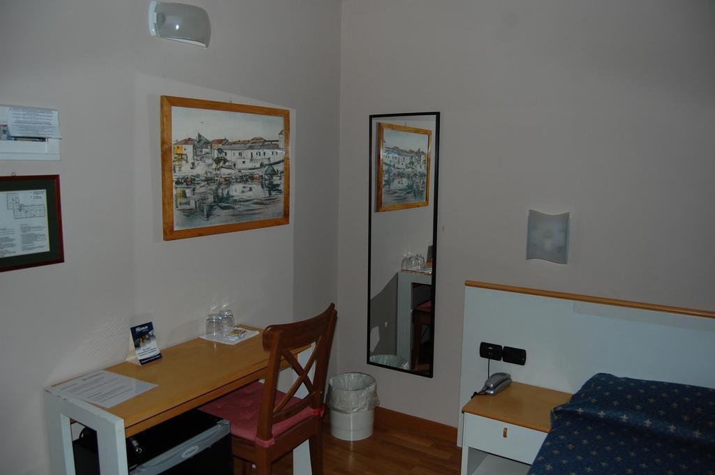 Albergo Ristorante Sant'Eustorgio Arcore Ruang foto