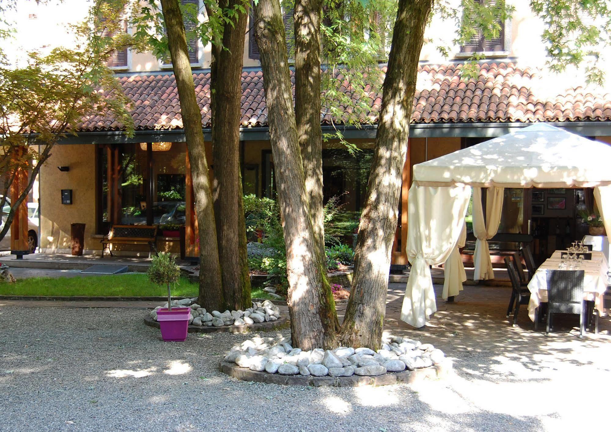 Albergo Ristorante Sant'Eustorgio Arcore Bagian luar foto