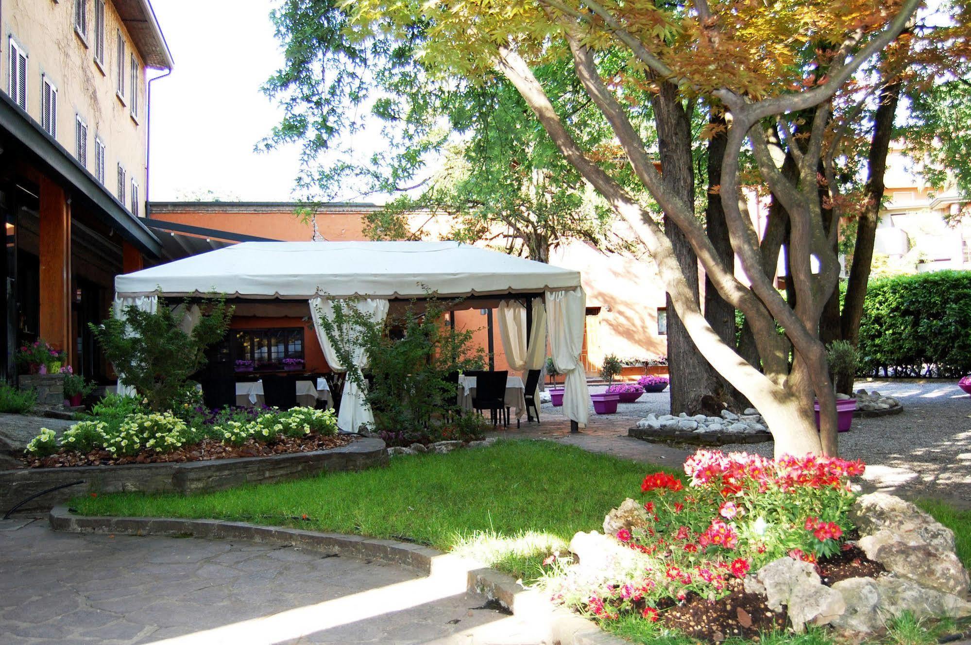 Albergo Ristorante Sant'Eustorgio Arcore Bagian luar foto