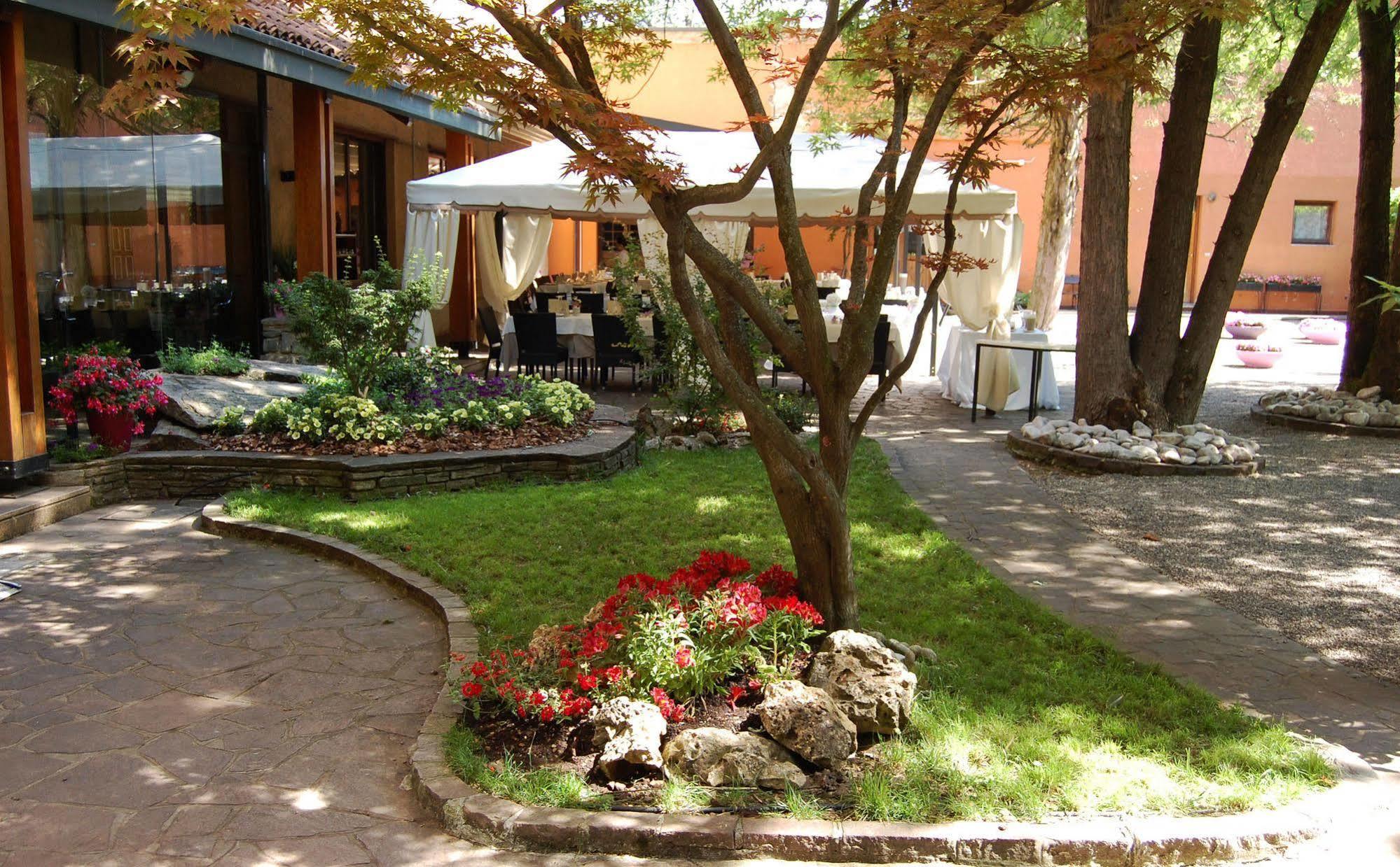Albergo Ristorante Sant'Eustorgio Arcore Bagian luar foto