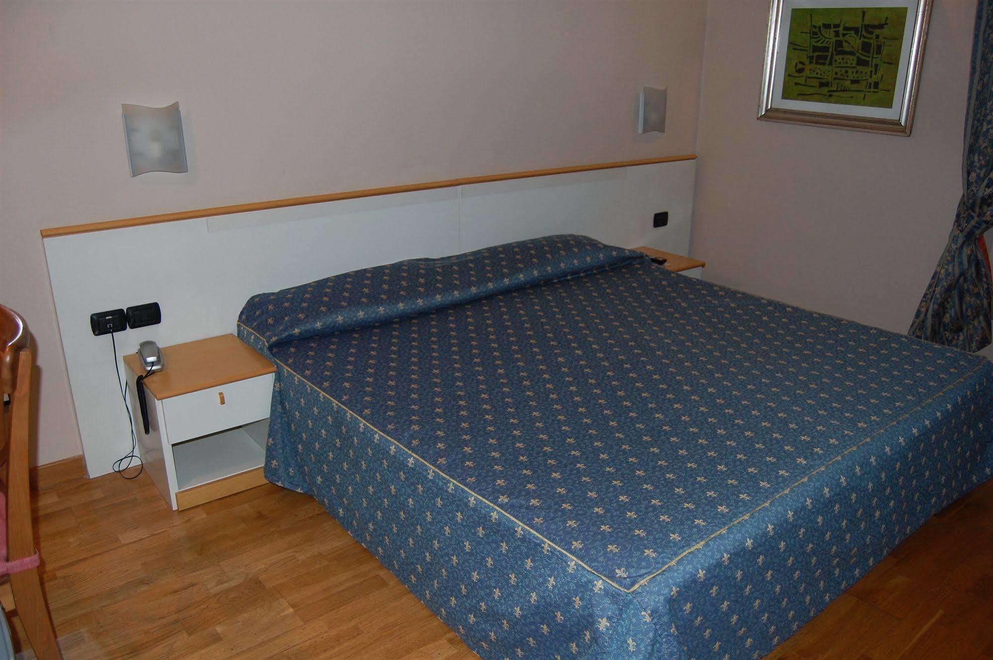 Albergo Ristorante Sant'Eustorgio Arcore Bagian luar foto